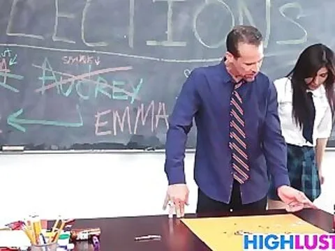 Schoolgirls Audrey Royal